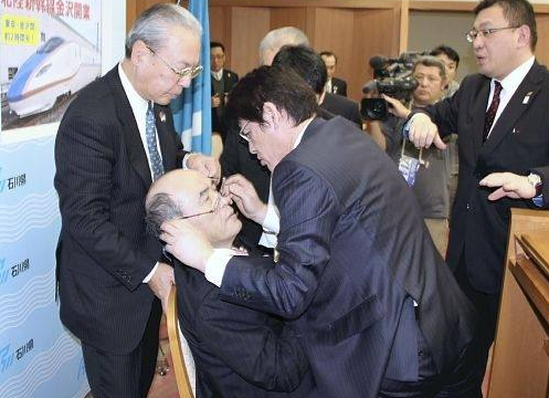 热门：揭秘邓小平临终嘱托：解剖遗体供研究 骨灰洒大海