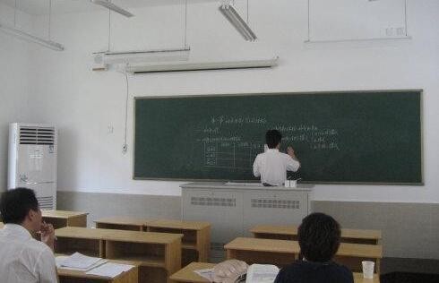 哪个学校有在职博士专业